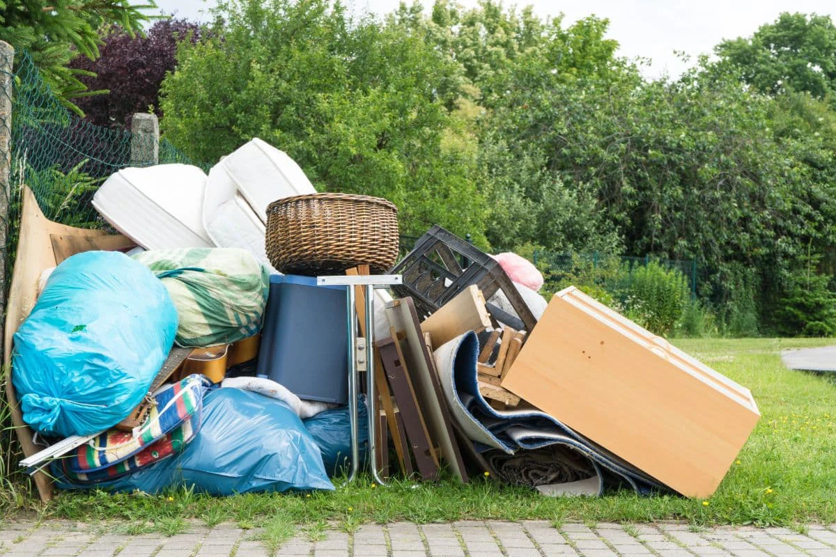 homeowner-trash-kti-dumpsters-1200x800